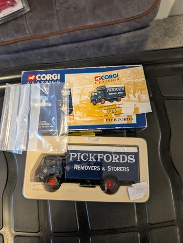 Corgi 22701 bedford tk box - corgi,